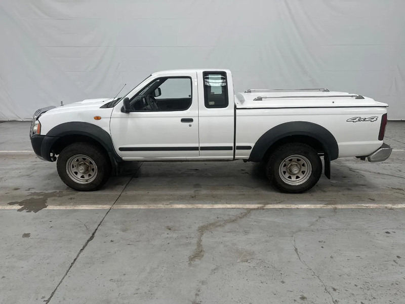 Nissan Navara 2.5 Di / EURO 3 - Легковой автомобиль: фото 2 Nissan Navara 2.5 Di / EURO 3 - Легковой автомобиль: фото 2