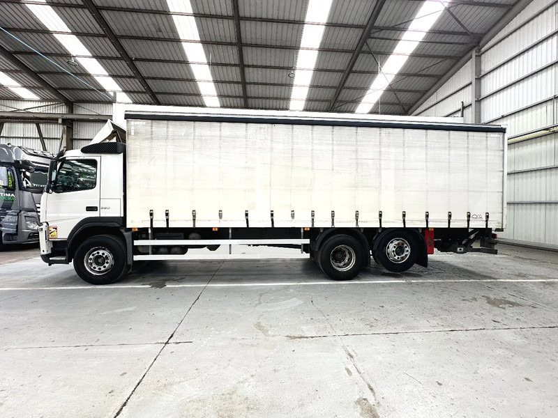 Volvo FM 330 / Essieu relevable et directionnel / Steerable lift axle / Lift as en stuuras - Тентованный грузовик: фото 2 Volvo FM 330 / Essieu relevable et directionnel / Steerable lift axle / Lift as en stuuras - Тентованный грузовик: фото 2