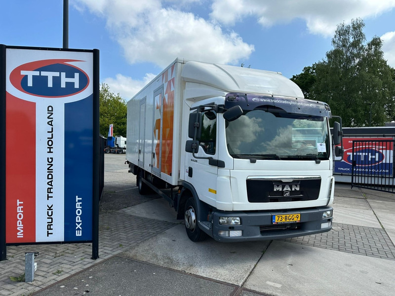 MAN TGL 12.220 4X2 BB Box + Taillift Manual gearbox NL Truck - Грузовик с закрытым кузовом: фото 1 MAN TGL 12.220 4X2 BB Box + Taillift Manual gearbox NL Truck - Грузовик с закрытым кузовом: фото 1