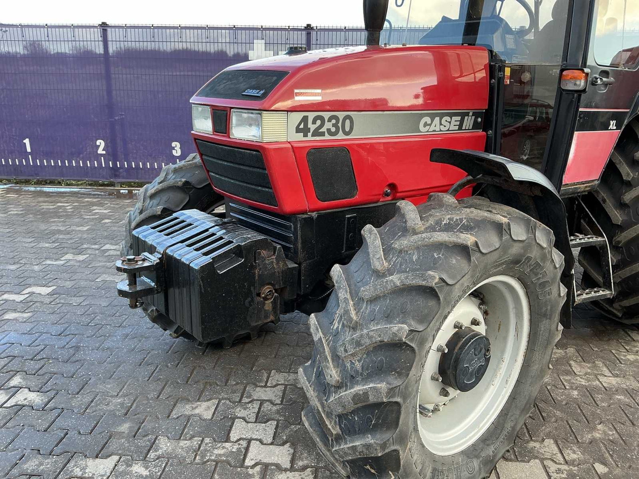 1999 CASE IH 4230 XL ALL-WHEEL DRIVE FARM TRACTOR - Трактор: фото 5 1999 CASE IH 4230 XL ALL-WHEEL DRIVE FARM TRACTOR - Трактор: фото 5