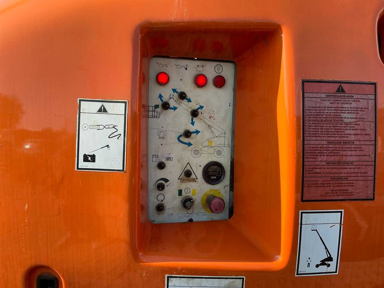 2000 HAULOTTE H25TPX AERIAL WORK PLATFORMS - Подъёмник: фото 5 2000 HAULOTTE H25TPX AERIAL WORK PLATFORMS - Подъёмник: фото 5