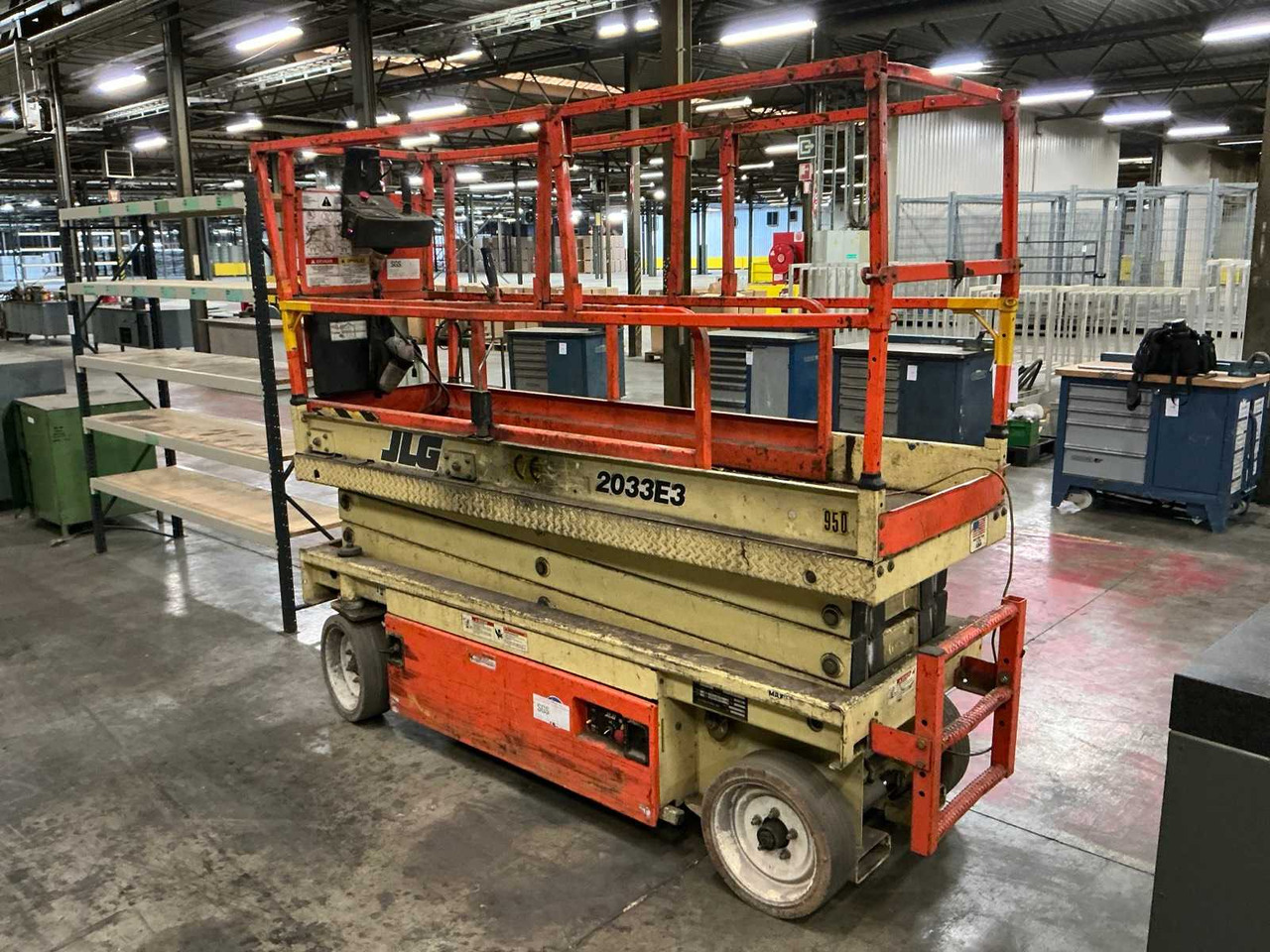 2001 JLG 2033E3 AERIAL PLATFORM - Подъёмник: фото 4 2001 JLG 2033E3 AERIAL PLATFORM - Подъёмник: фото 4
