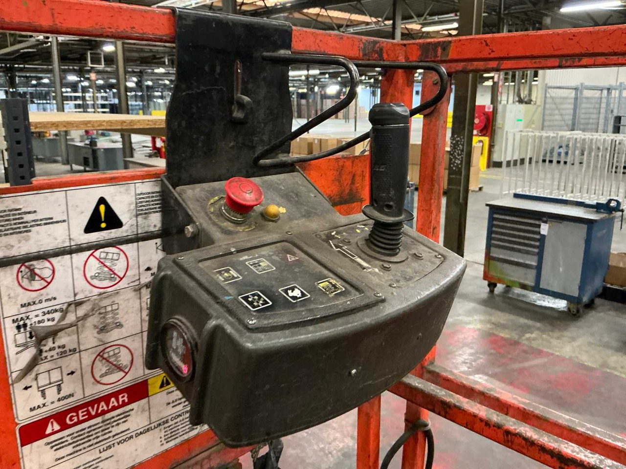 2001 JLG 2033E3 AERIAL PLATFORM - Подъёмник: фото 5 2001 JLG 2033E3 AERIAL PLATFORM - Подъёмник: фото 5