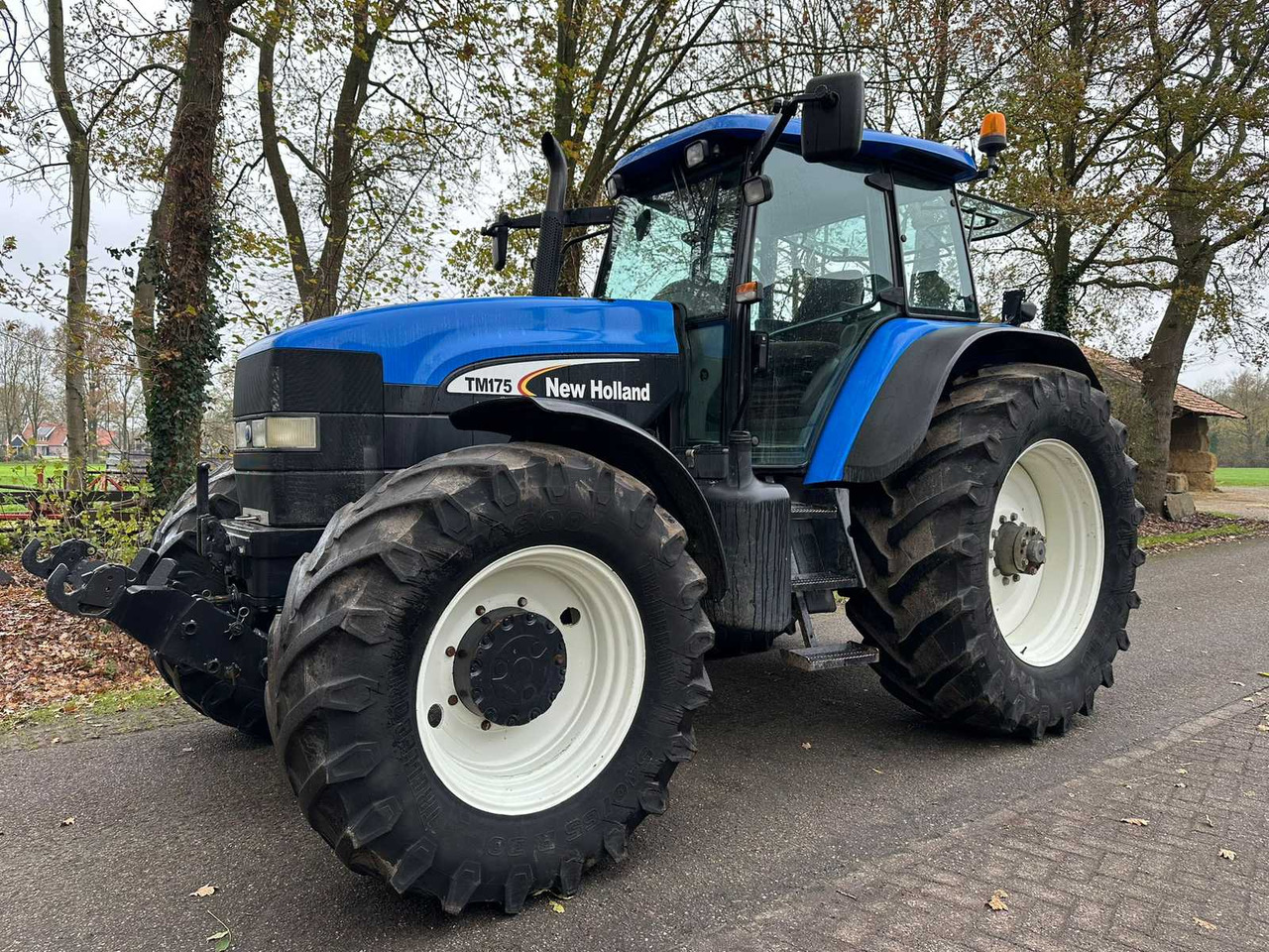 2004 NEW HOLLAND T/M 175 FOUR WHEEL DRIVE FARM TRACTOR - Трактор: фото 1 2004 NEW HOLLAND T/M 175 FOUR WHEEL DRIVE FARM TRACTOR - Трактор: фото 1