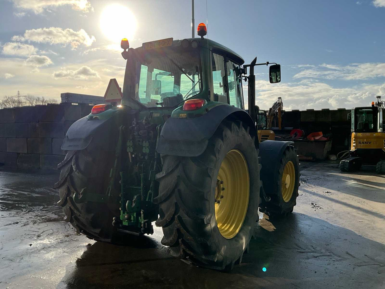 2007 JOHN DEERE 6820 FOUR WHEEL DRIVE FARM TRACTOR - Трактор: фото 4 2007 JOHN DEERE 6820 FOUR WHEEL DRIVE FARM TRACTOR - Трактор: фото 4