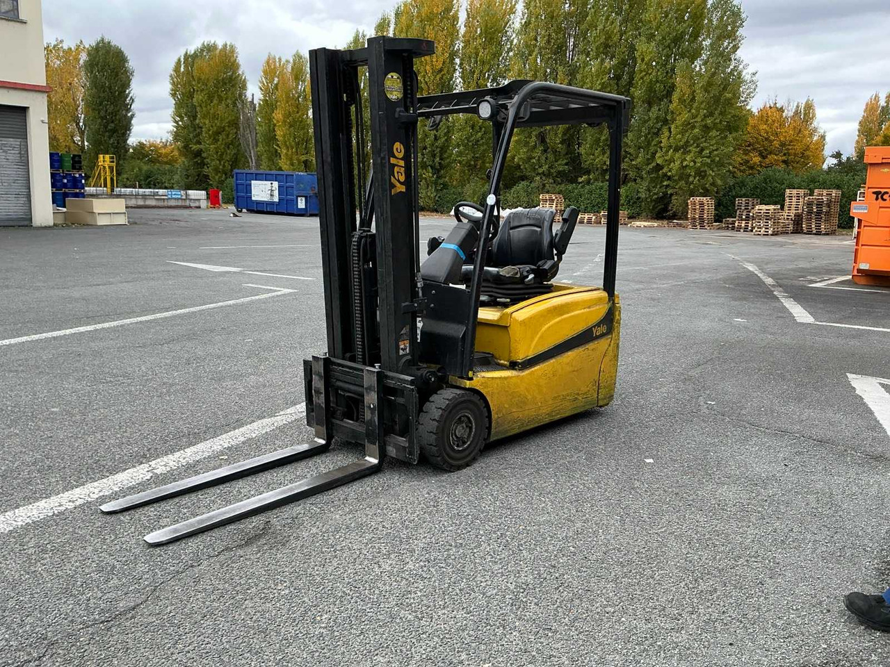 2009 YALE ERP16VF FORKLIFT - Вилочный погрузчик: фото 1 2009 YALE ERP16VF FORKLIFT - Вилочный погрузчик: фото 1