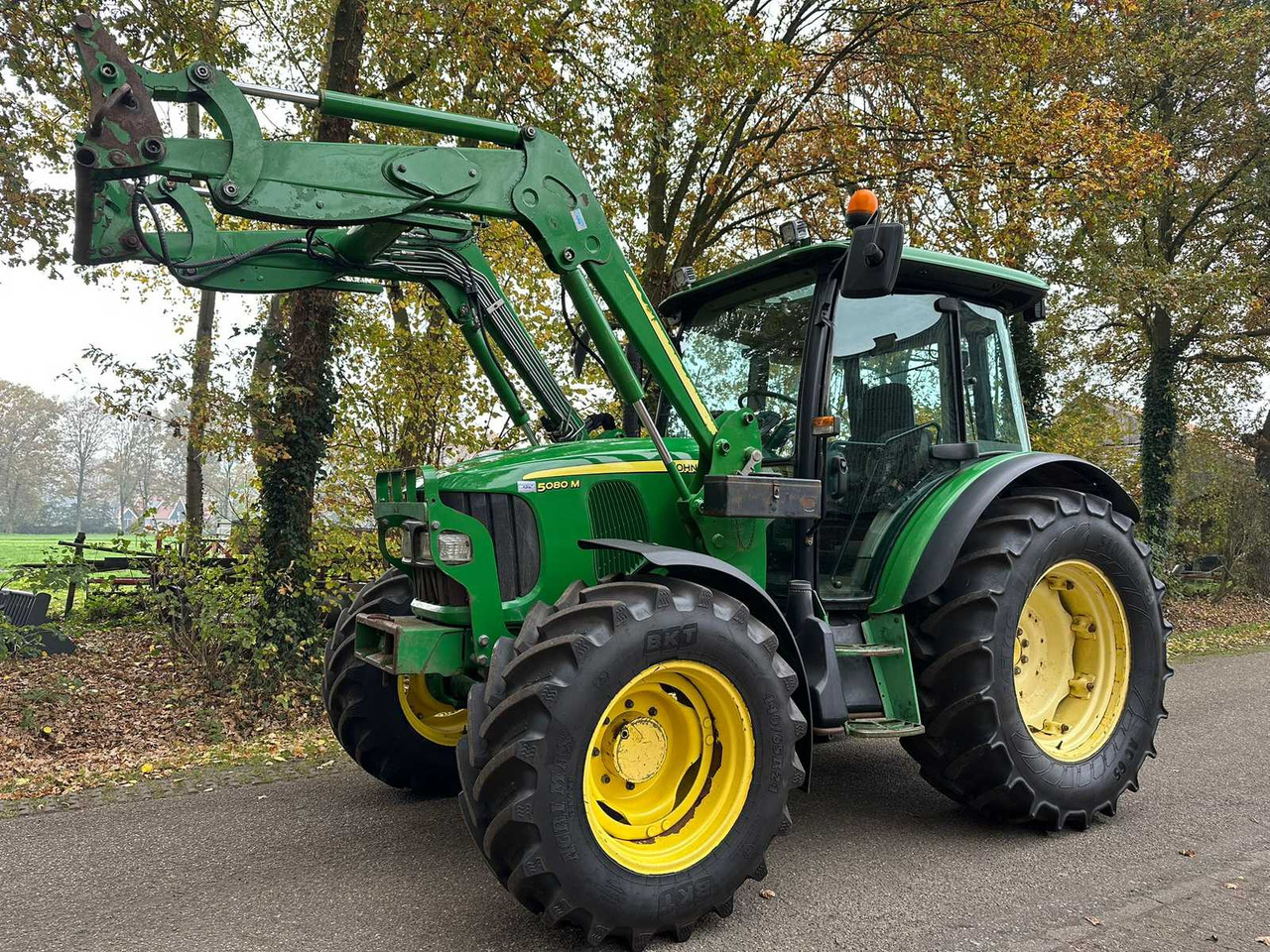 2011 JOHN DEERE 5080M FOUR WHEEL DRIVE FARM TRACTOR - Трактор: фото 1 2011 JOHN DEERE 5080M FOUR WHEEL DRIVE FARM TRACTOR - Трактор: фото 1