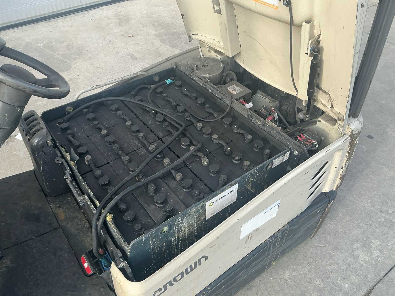 2015 CROWN SC600 FORKLIFT - Вилочный погрузчик: фото 5 2015 CROWN SC600 FORKLIFT - Вилочный погрузчик: фото 5