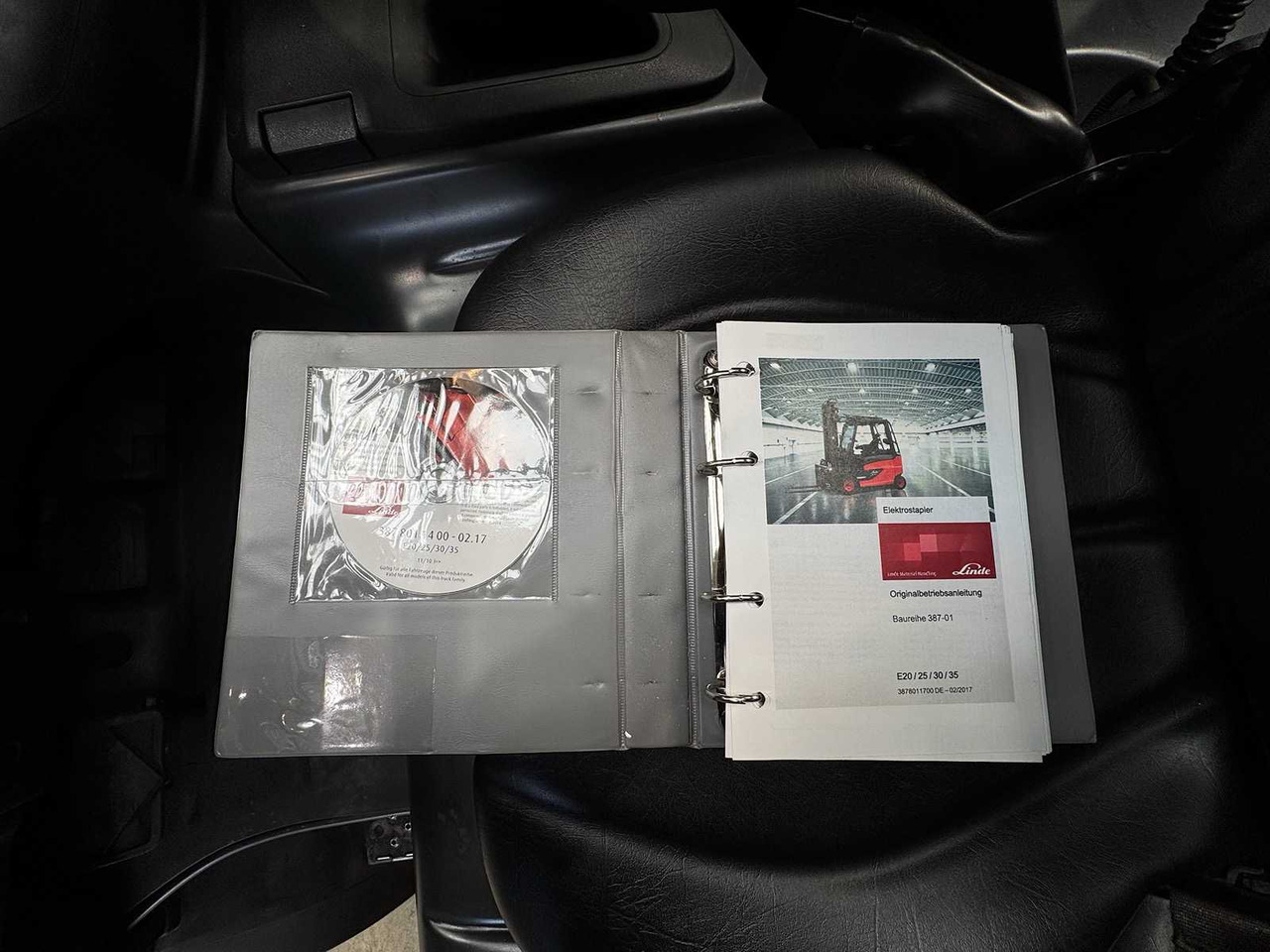 Вилочный погрузчик 2017 SERVICE + UVV 10/2026 LINDE E35L 3.500KG EVO TRIPLEX 3.+4.: фото 20 Вилочный погрузчик 2017 SERVICE + UVV 10/2026 LINDE E35L 3.500KG EVO TRIPLEX 3.+4.: фото 20