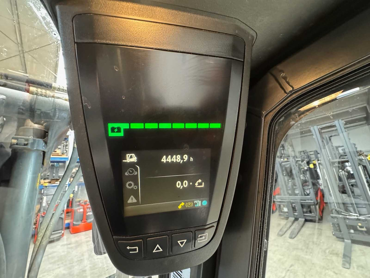 Вилочный погрузчик 2017 SERVICE + UVV 10/2026 LINDE E35L 3.500KG EVO TRIPLEX 3.+4.: фото 18 Вилочный погрузчик 2017 SERVICE + UVV 10/2026 LINDE E35L 3.500KG EVO TRIPLEX 3.+4.: фото 18