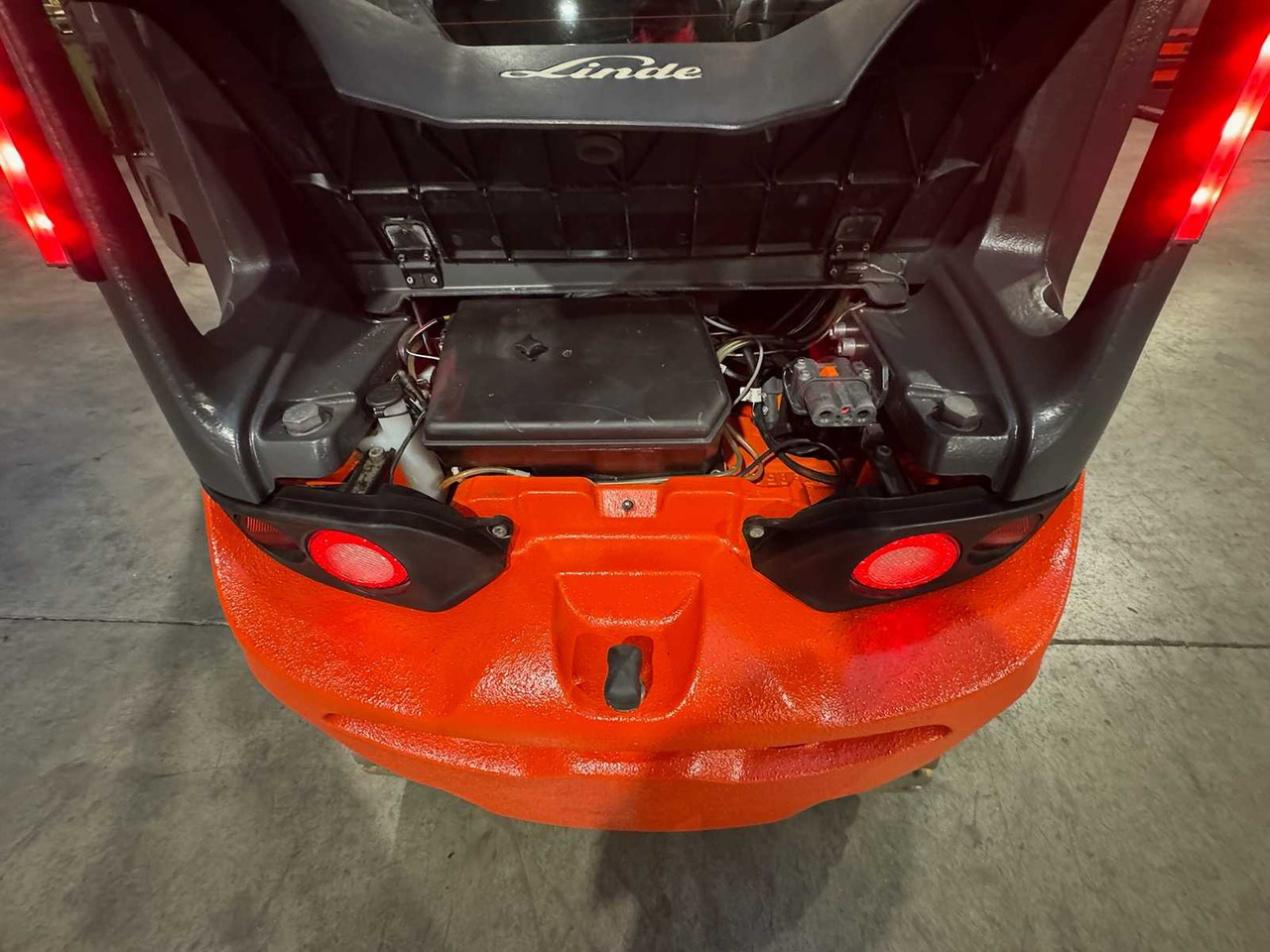 Вилочный погрузчик 2018 SERVICE + UVV 12/2026 LINDE E35L 3RD + 4TH VALVE FORK ADJUSTER 10,744 HOURS ELECTRIC FORKLIFT: фото 14