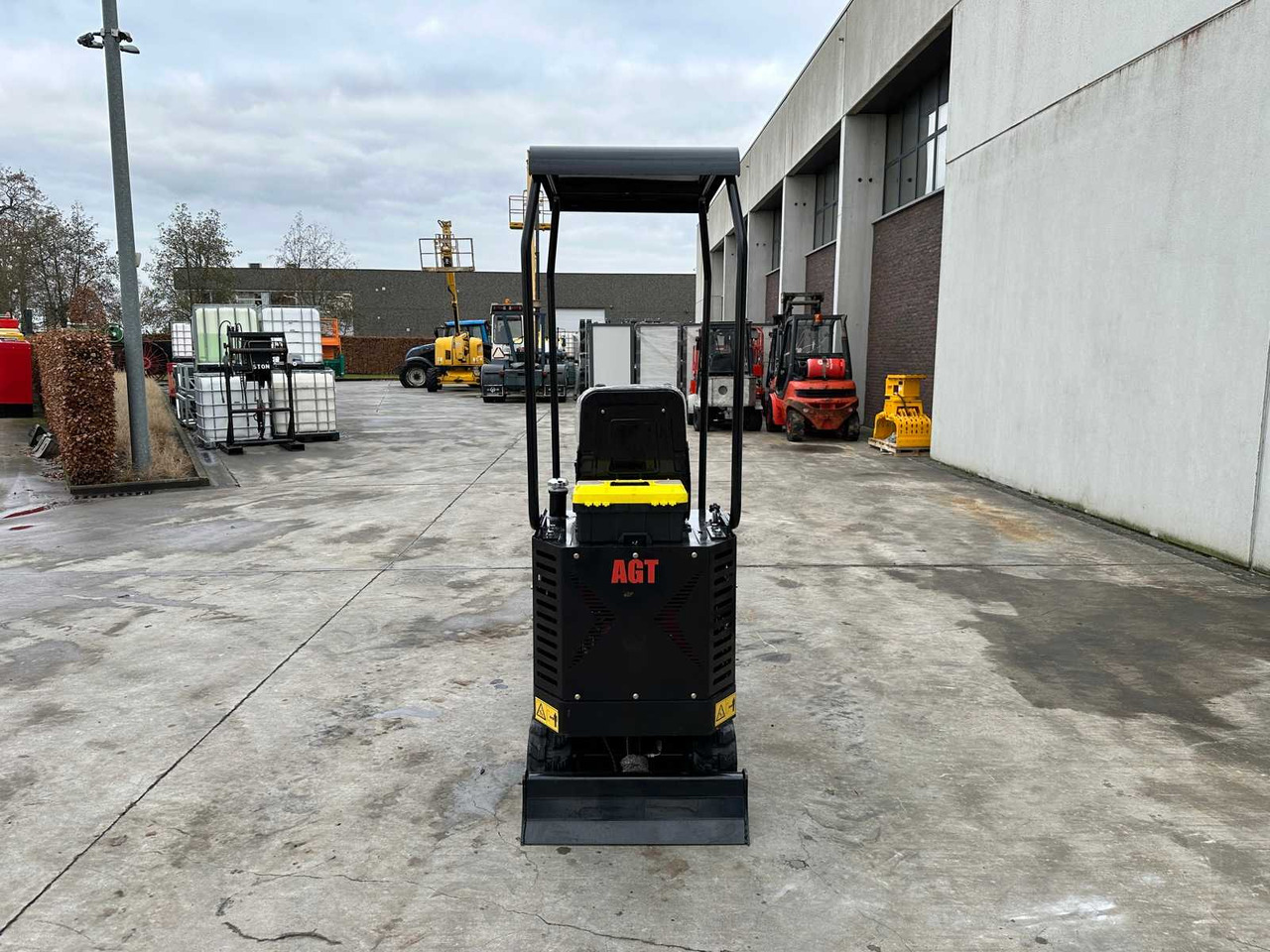 AGT QS12K - Мини-экскаватор: фото 5 AGT QS12K - Мини-экскаватор: фото 5