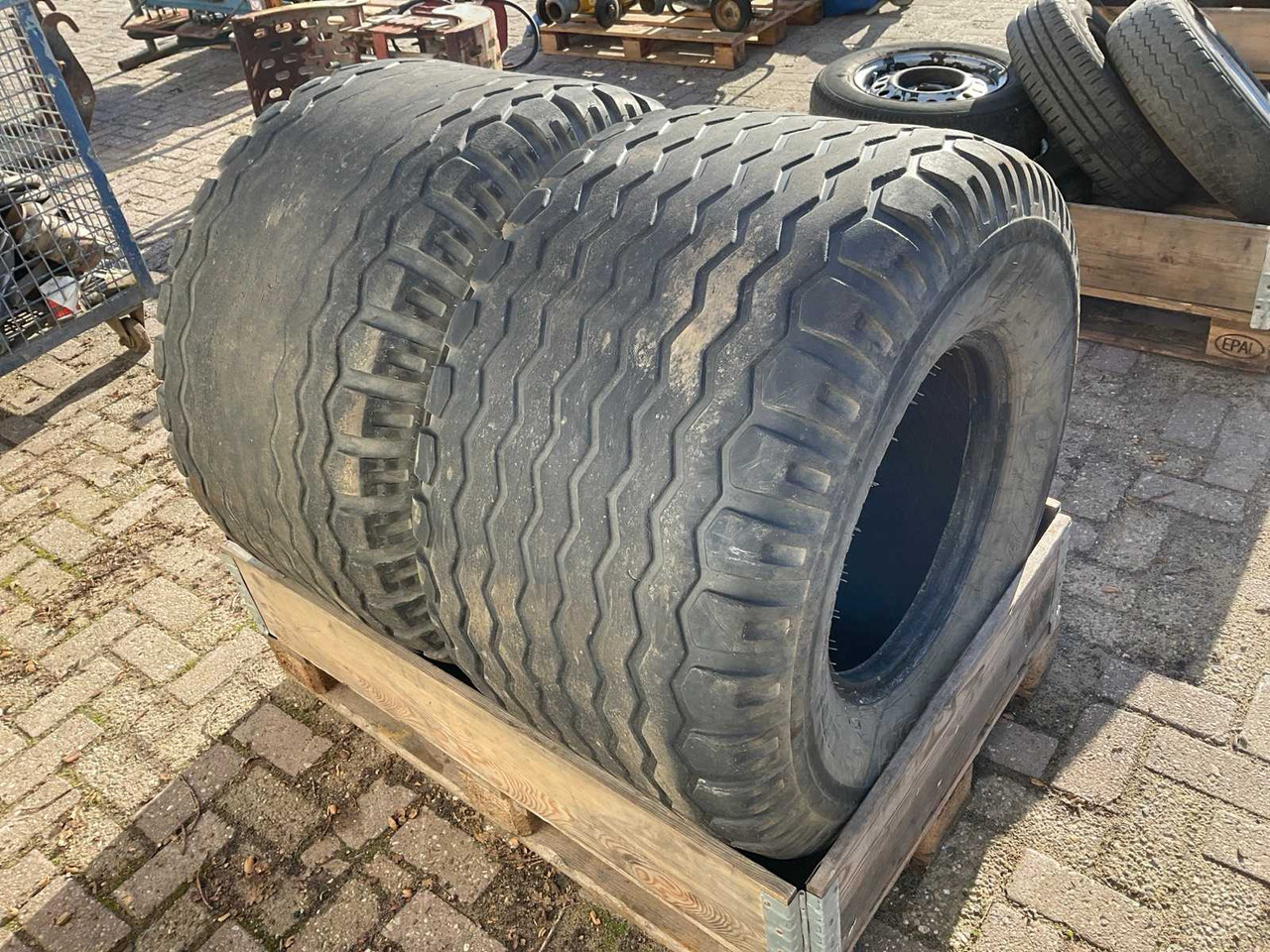 BKT IMPLEMENT-AW708 BAND (2X) - Колёсный экскаватор: фото 1 BKT IMPLEMENT-AW708 BAND (2X) - Колёсный экскаватор: фото 1