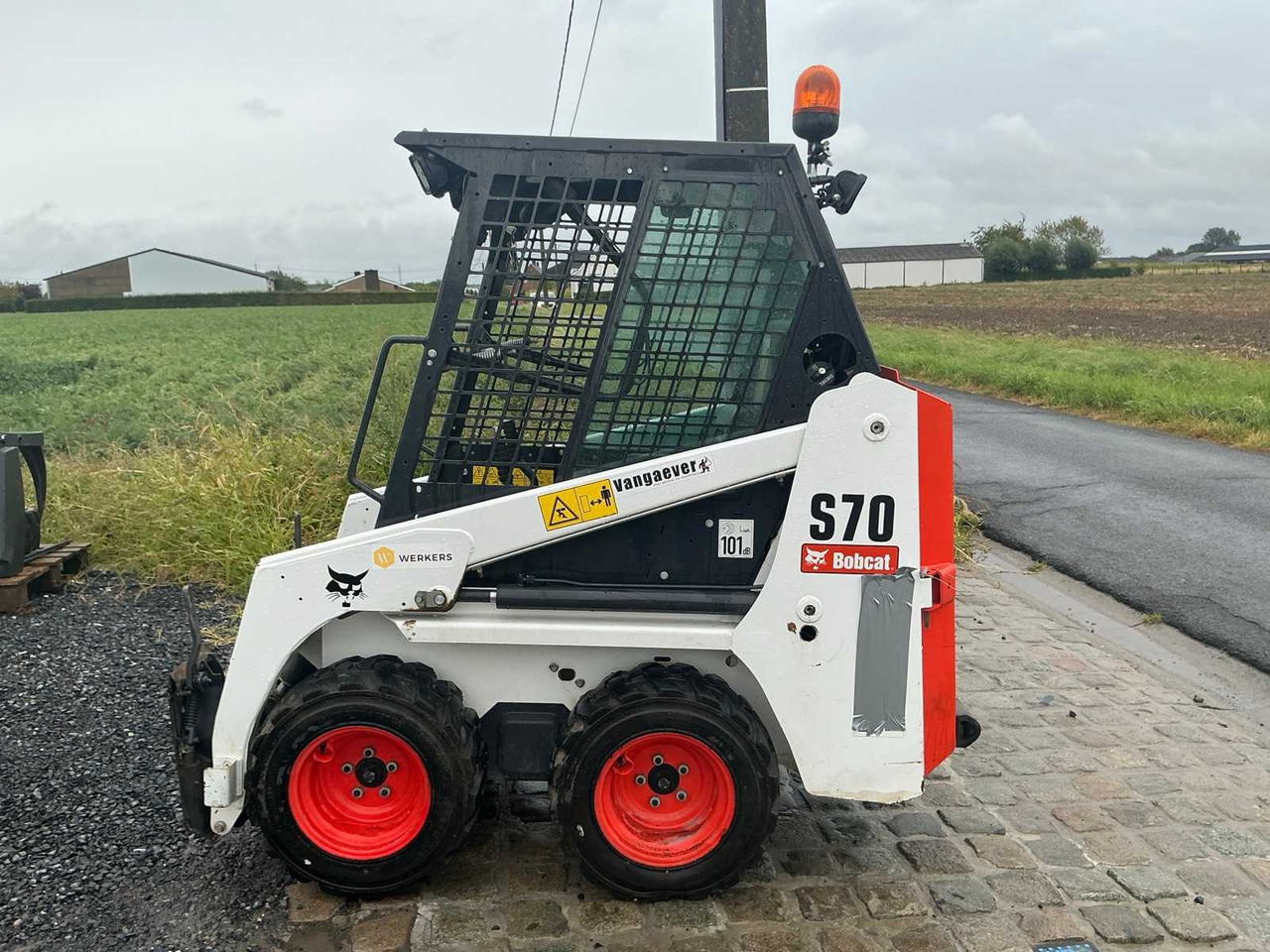 BOBCAT S70 - Мини-погрузчик с бортовым поворотом: фото 5 BOBCAT S70 - Мини-погрузчик с бортовым поворотом: фото 5