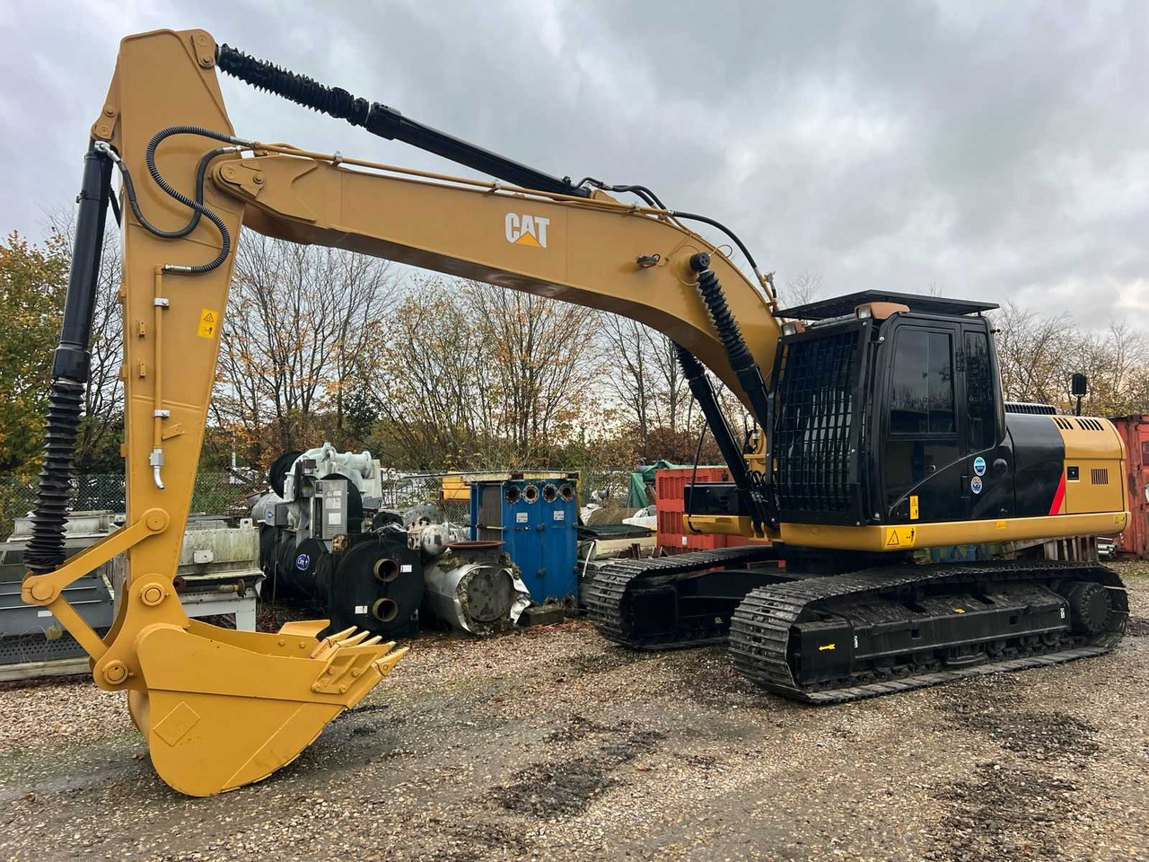 CATERPILLAR - 2016 - 320 D2 - CRAWLER EXCAVATOR - Экскаватор: фото 1 CATERPILLAR - 2016 - 320 D2 - CRAWLER EXCAVATOR - Экскаватор: фото 1