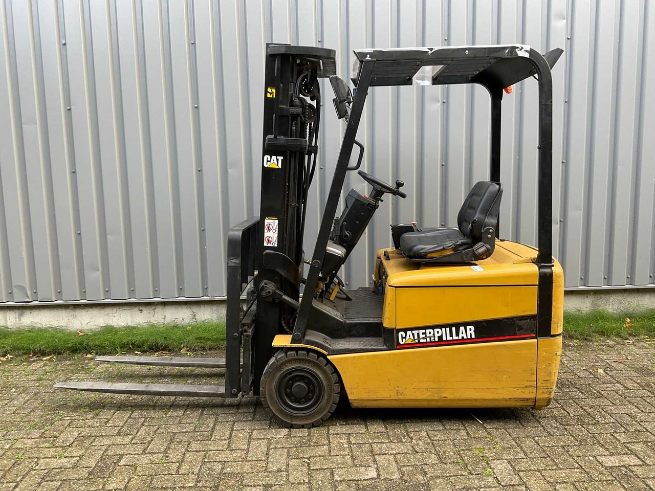 CATERPILLAR EP16KT FORKLIFT - Вилочный погрузчик: фото 1 CATERPILLAR EP16KT FORKLIFT - Вилочный погрузчик: фото 1