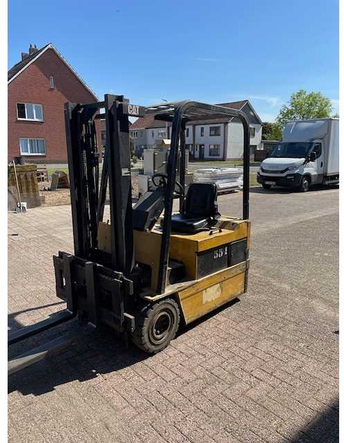 CATERPILLAR - F30 - FORKLIFT - Вилочный погрузчик: фото 1 CATERPILLAR - F30 - FORKLIFT - Вилочный погрузчик: фото 1