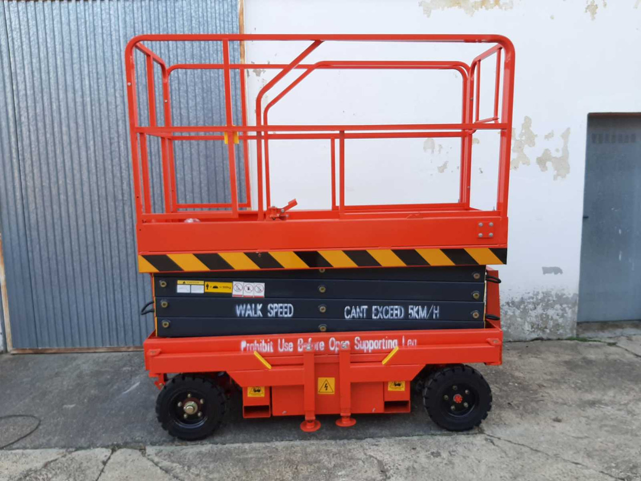CFMG SJY SELF-PROPELLED LIFTING PLATFORM - Подъёмник: фото 1 CFMG SJY SELF-PROPELLED LIFTING PLATFORM - Подъёмник: фото 1