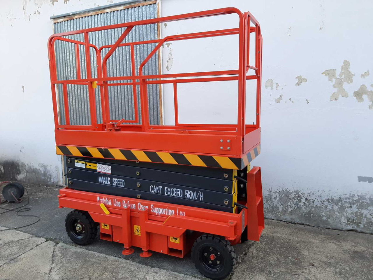 CFMG SJY SELF-PROPELLED LIFTING PLATFORM - Подъёмник: фото 2 CFMG SJY SELF-PROPELLED LIFTING PLATFORM - Подъёмник: фото 2