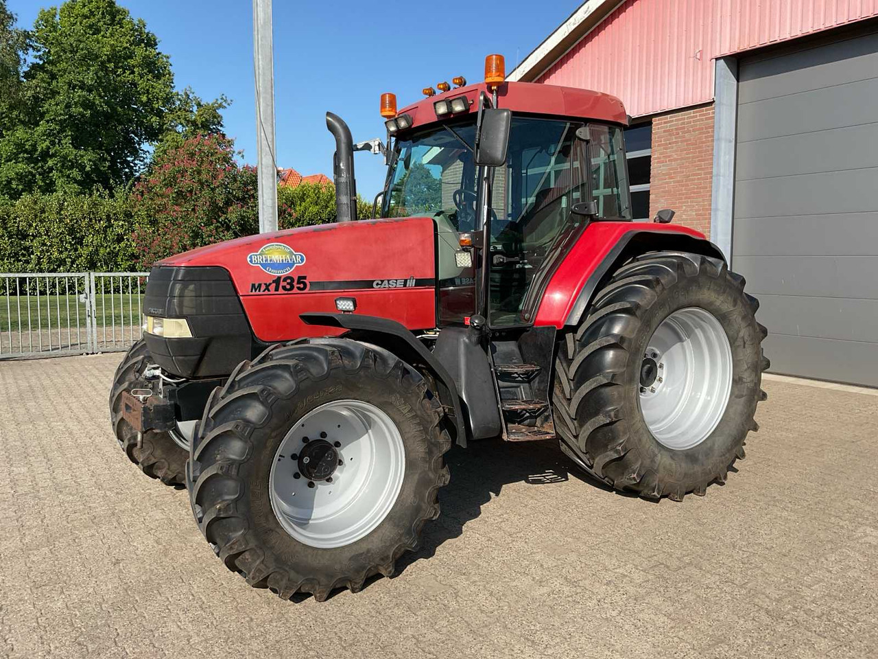 Case IH MX 135 - Трактор: фото 1 Case IH MX 135 - Трактор: фото 1