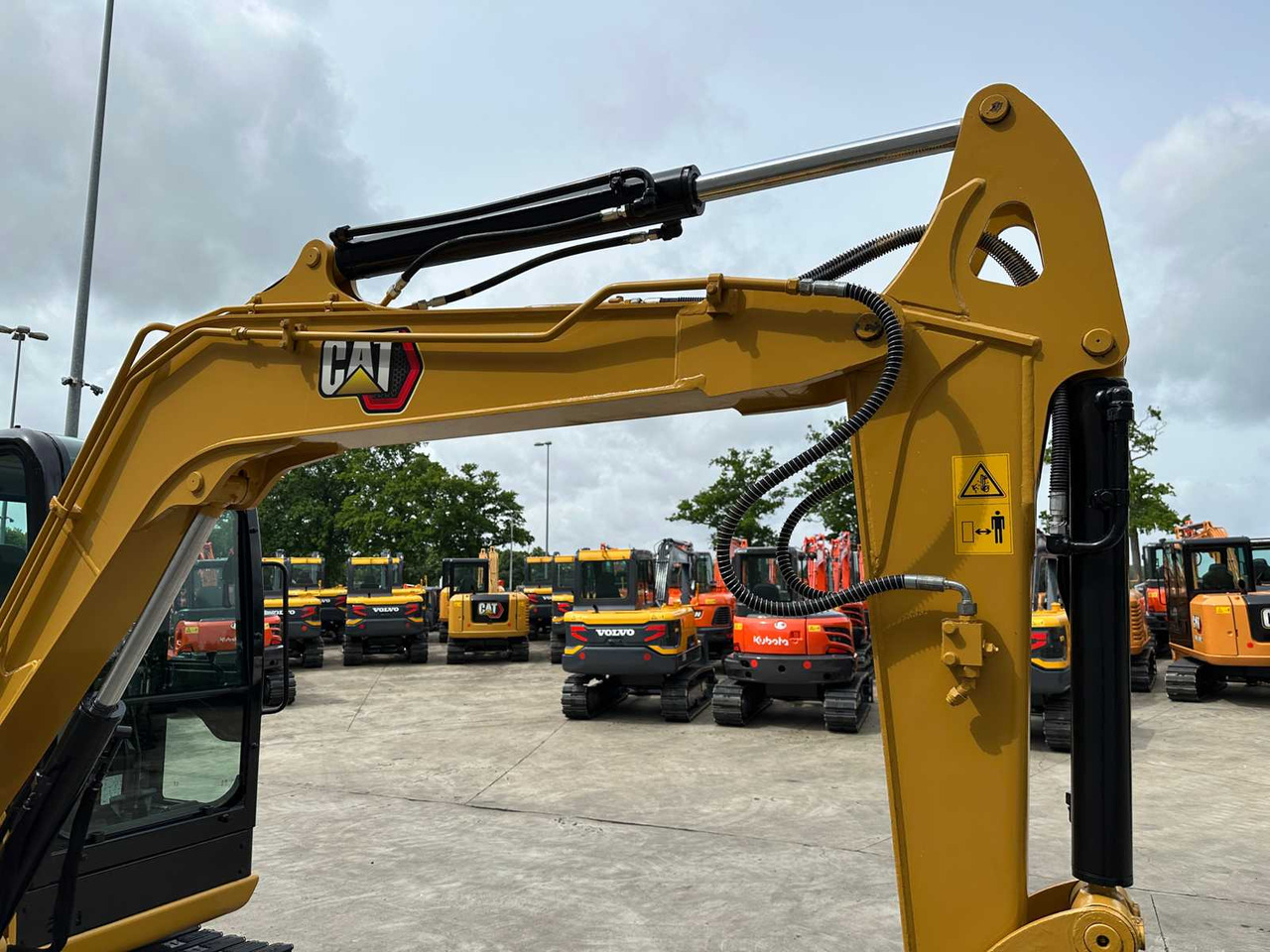 Гусеничный экскаватор Caterpillar 305.5E2: фото 12