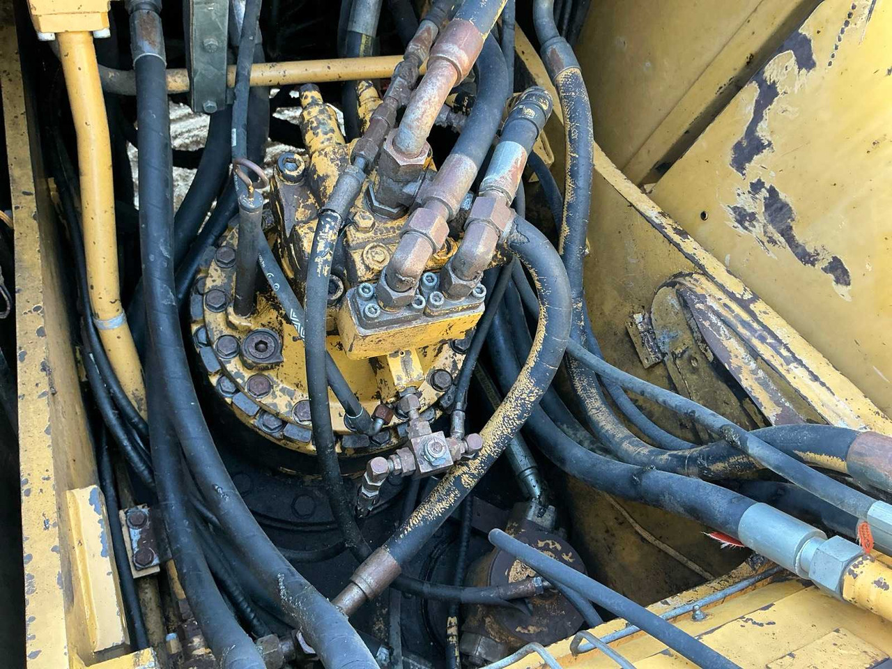 Caterpillar CATERPILLAR - 320 L - TRACKED EXCAVATOR - 1995 - Гусеничный экскаватор: фото 2 Caterpillar CATERPILLAR - 320 L - TRACKED EXCAVATOR - 1995 - Гусеничный экскаватор: фото 2