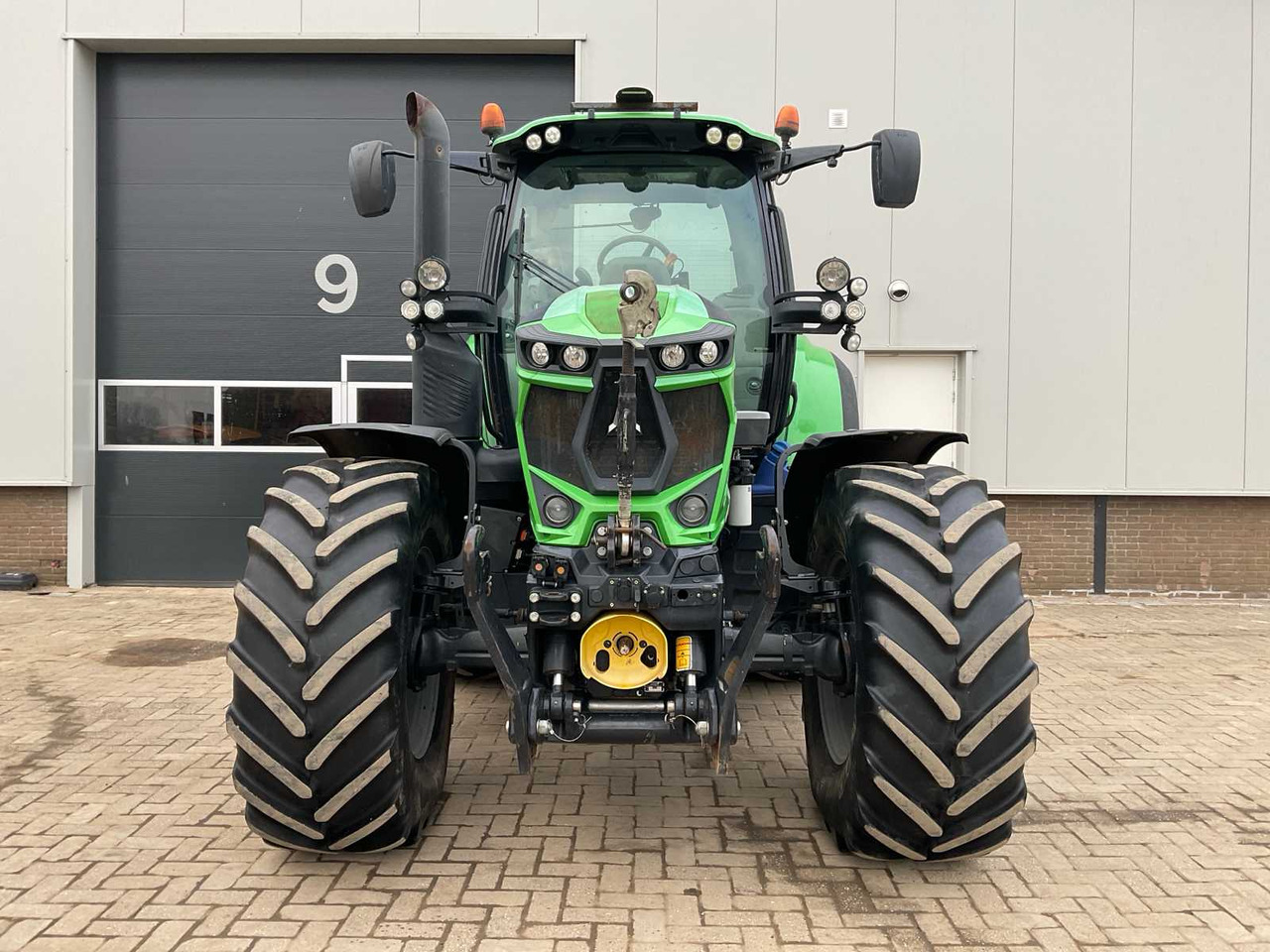 Deutz-fahr 6175.4 TTV Agrotron - Трактор: фото 2 Deutz-fahr 6175.4 TTV Agrotron - Трактор: фото 2