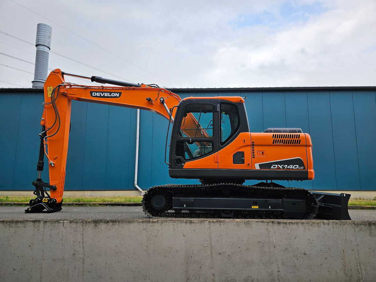 Develon DX140LC - Гусеничный экскаватор: фото 2 Develon DX140LC - Гусеничный экскаватор: фото 2