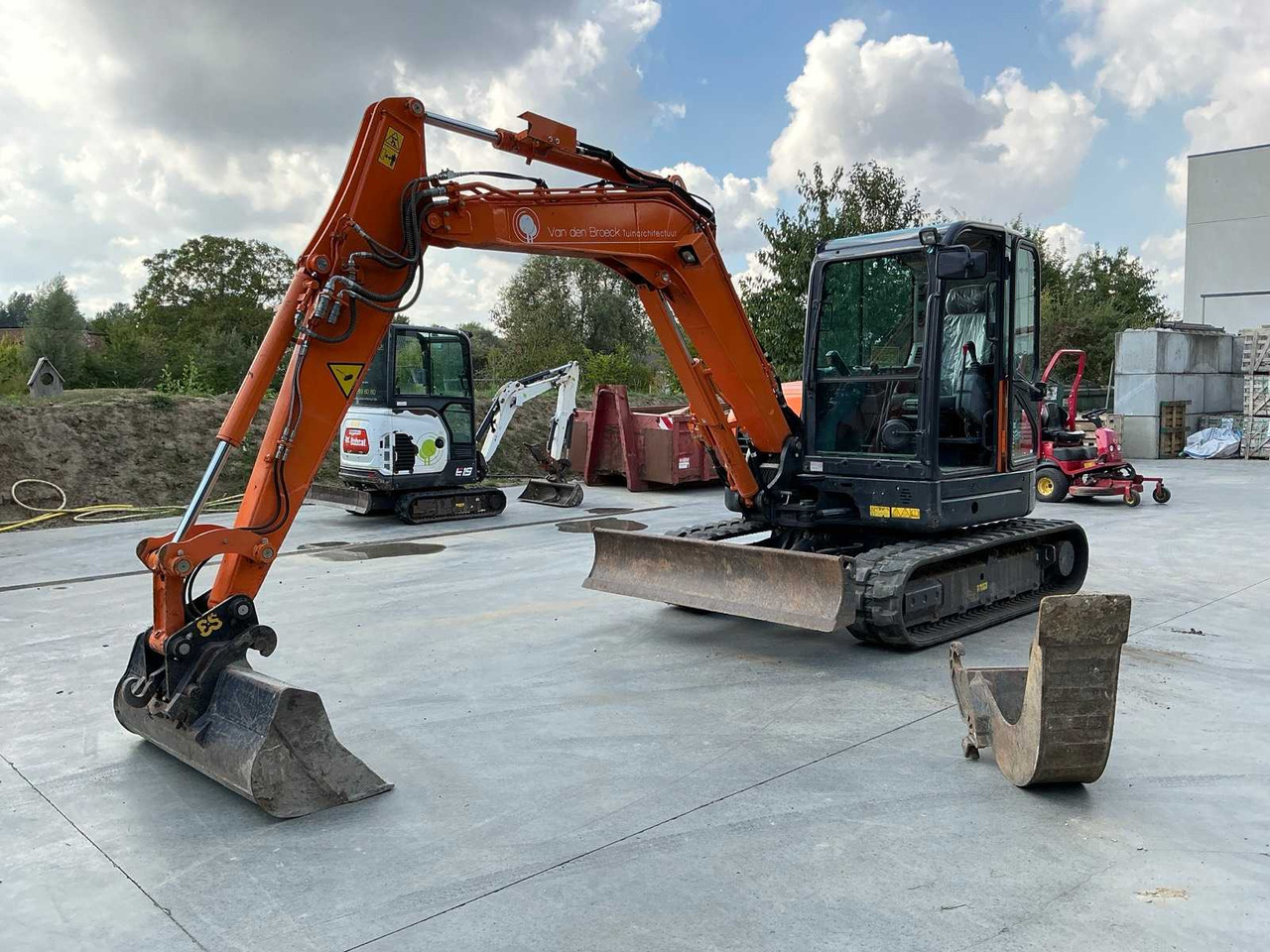 Doosan DX 62R-3 - Гусеничный экскаватор: фото 1 Doosan DX 62R-3 - Гусеничный экскаватор: фото 1