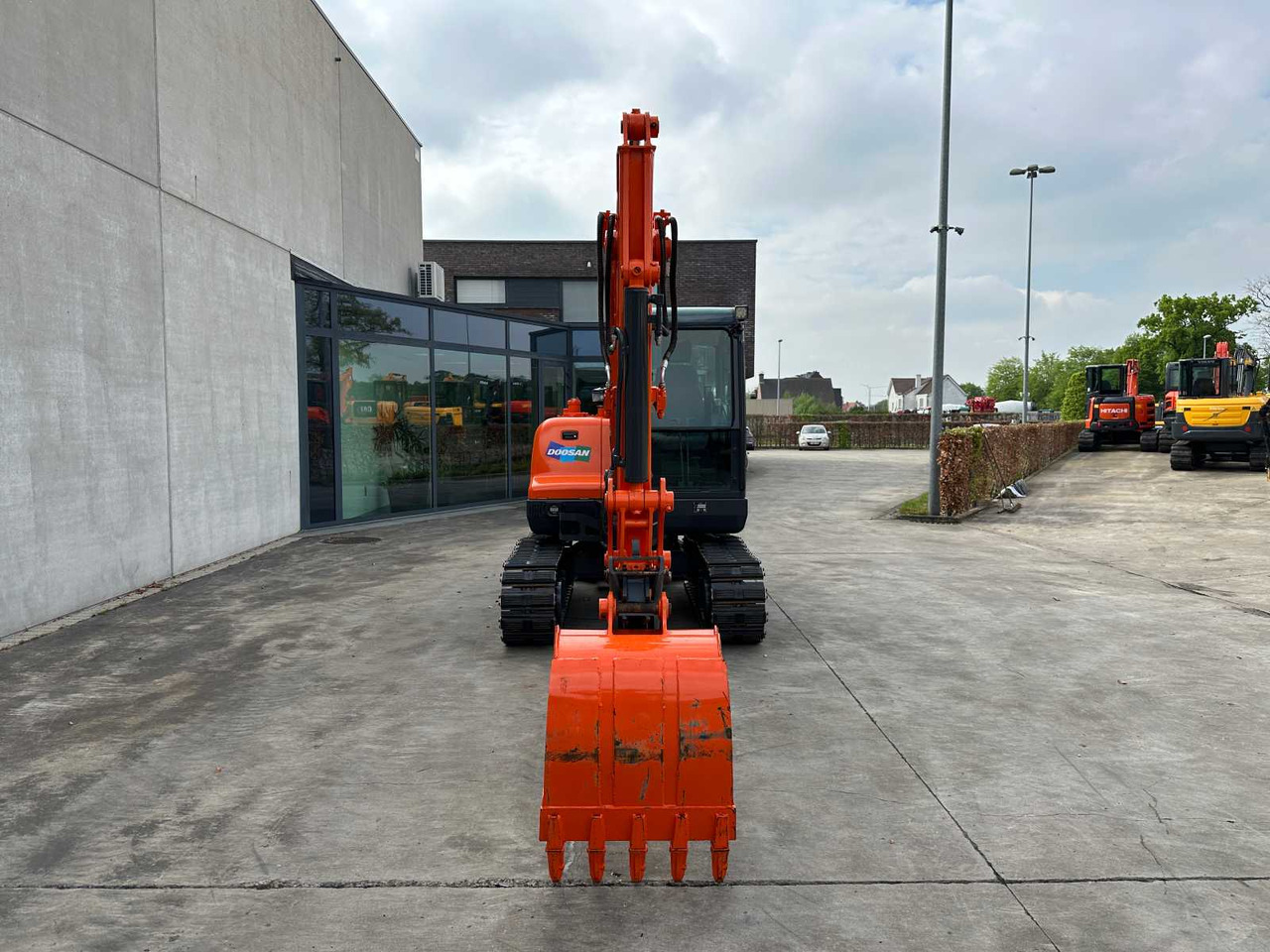 Doosan DX55-9C - Гусеничный экскаватор: фото 2 Doosan DX55-9C - Гусеничный экскаватор: фото 2