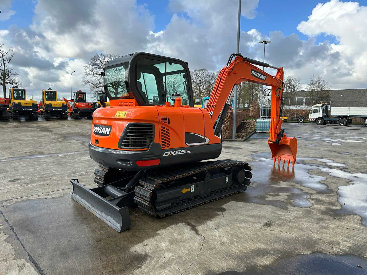 Doosan DX55-9C - Гусеничный экскаватор: фото 4 Doosan DX55-9C - Гусеничный экскаватор: фото 4