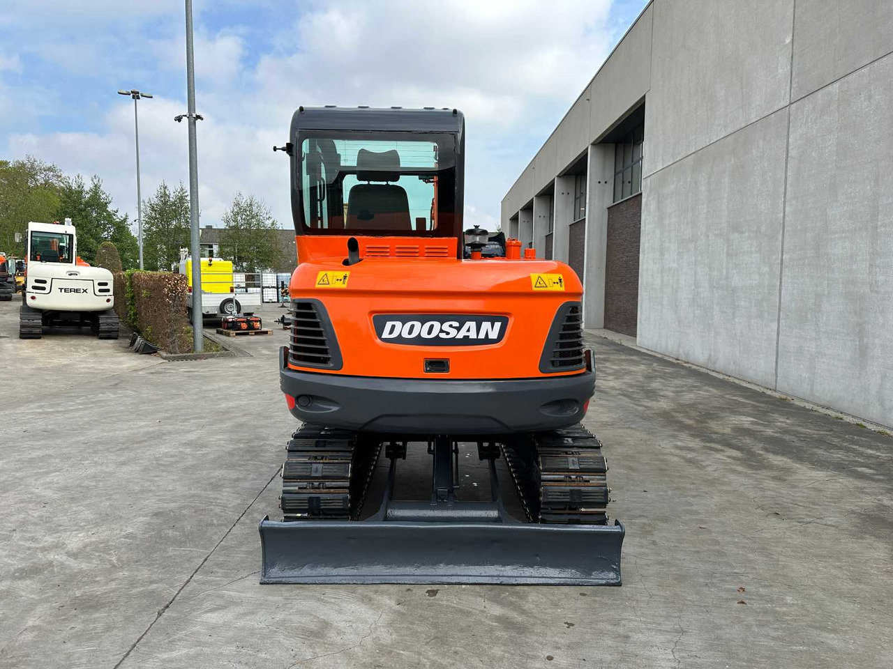 Doosan DX55-9C - Гусеничный экскаватор: фото 5 Doosan DX55-9C - Гусеничный экскаватор: фото 5