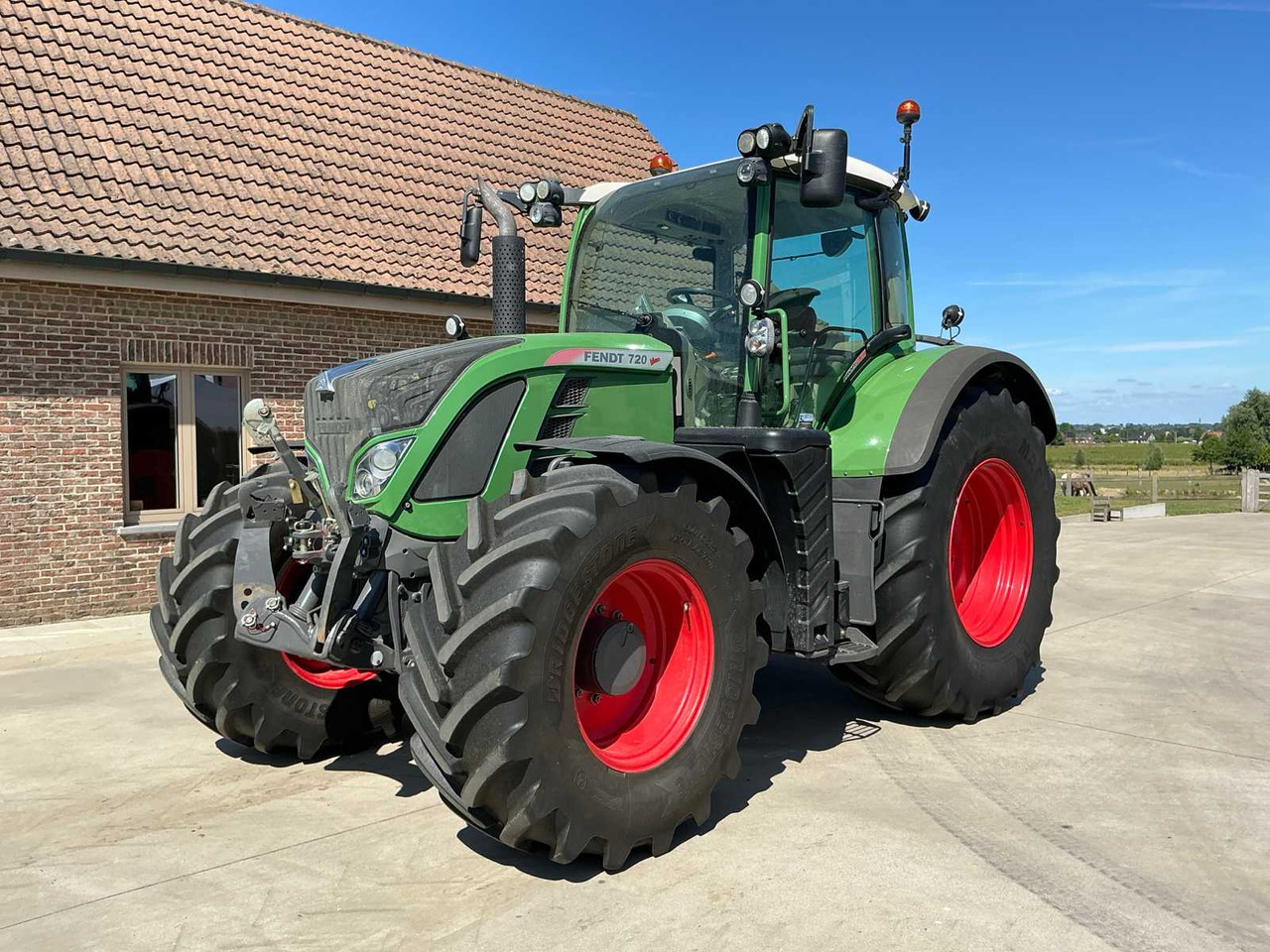 Fendt 720 Vario Profi Plus - Трактор: фото 1 Fendt 720 Vario Profi Plus - Трактор: фото 1
