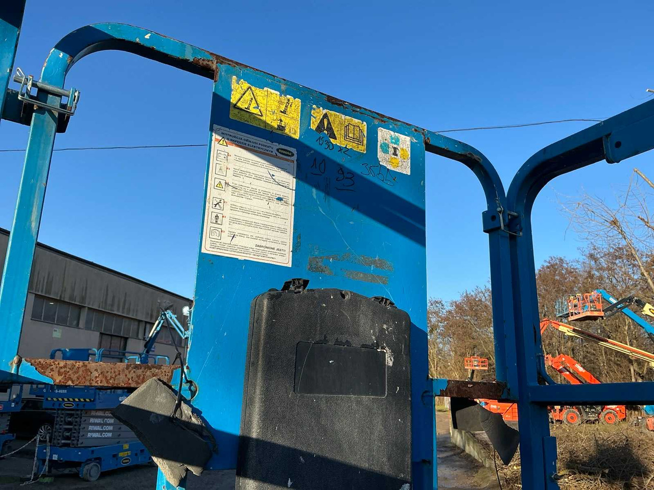 Подъёмник GENIE - GS4047 - AERIAL WORK PLATFORMS - 2015 (ESN14015024): фото 21 Подъёмник GENIE - GS4047 - AERIAL WORK PLATFORMS - 2015 (ESN14015024): фото 21