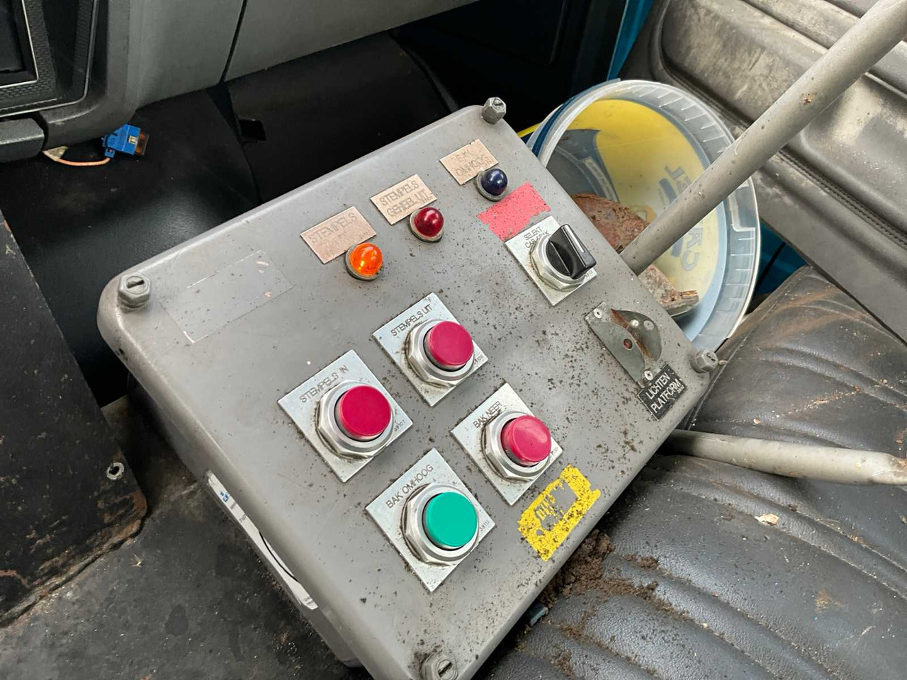 Грузовик FORD - - F700 - TRUCK: фото 12 Грузовик FORD - - F700 - TRUCK: фото 12