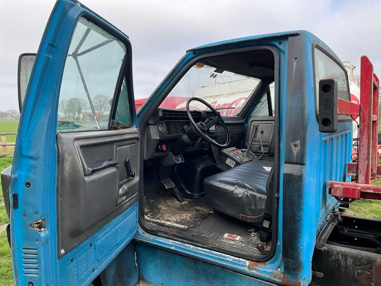 Грузовик FORD - - F700 - TRUCK: фото 9 Грузовик FORD - - F700 - TRUCK: фото 9