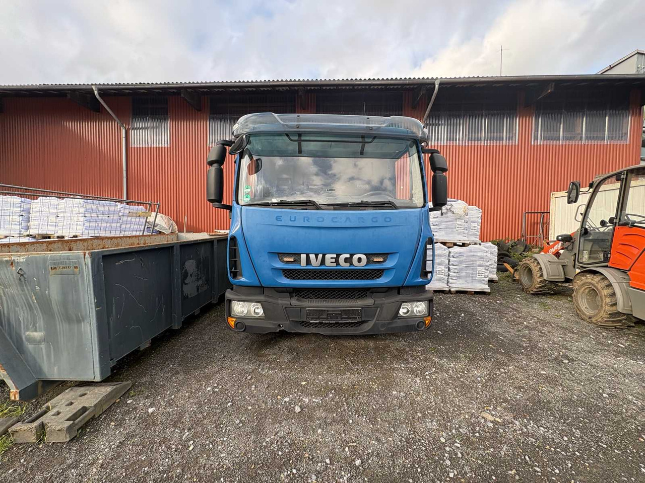 IVECO CARGO HOOKLIFT FROM 2015 – INCL. 3 CONTAINERS - Грузовик: фото 2 IVECO CARGO HOOKLIFT FROM 2015 – INCL. 3 CONTAINERS - Грузовик: фото 2