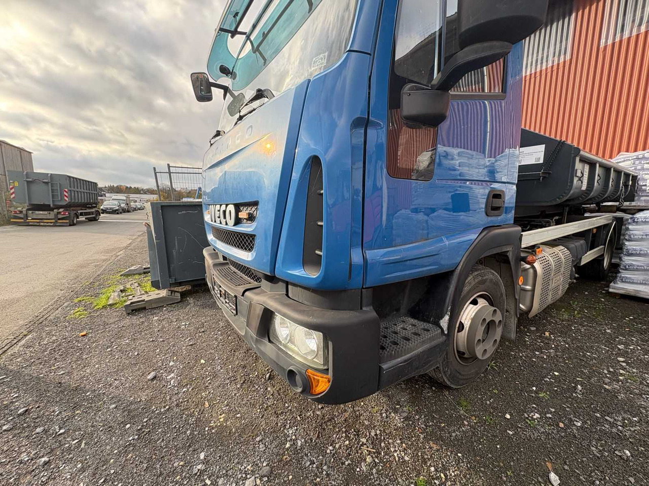 IVECO CARGO HOOKLIFT FROM 2015 – INCL. 3 CONTAINERS - Грузовик: фото 4 IVECO CARGO HOOKLIFT FROM 2015 – INCL. 3 CONTAINERS - Грузовик: фото 4