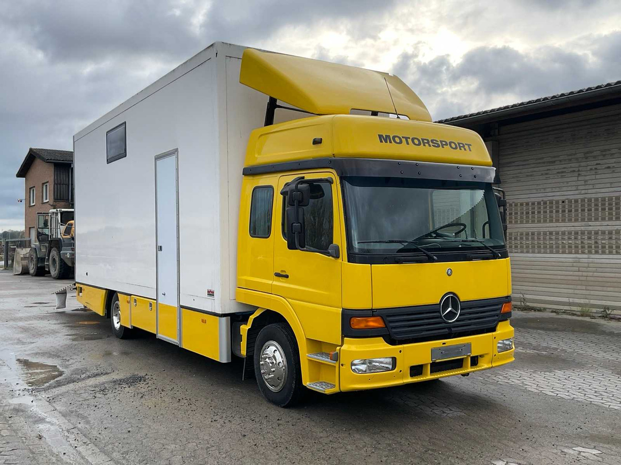 MERCEDES-BENZ - ATEGO 1328 - RACING TRANSPORTER WITH BOX BODY, ROADWORTHY, INSPECTION DESIRED - Грузовик: фото 4 MERCEDES-BENZ - ATEGO 1328 - RACING TRANSPORTER WITH BOX BODY, ROADWORTHY, INSPECTION DESIRED - Грузовик: фото 4
