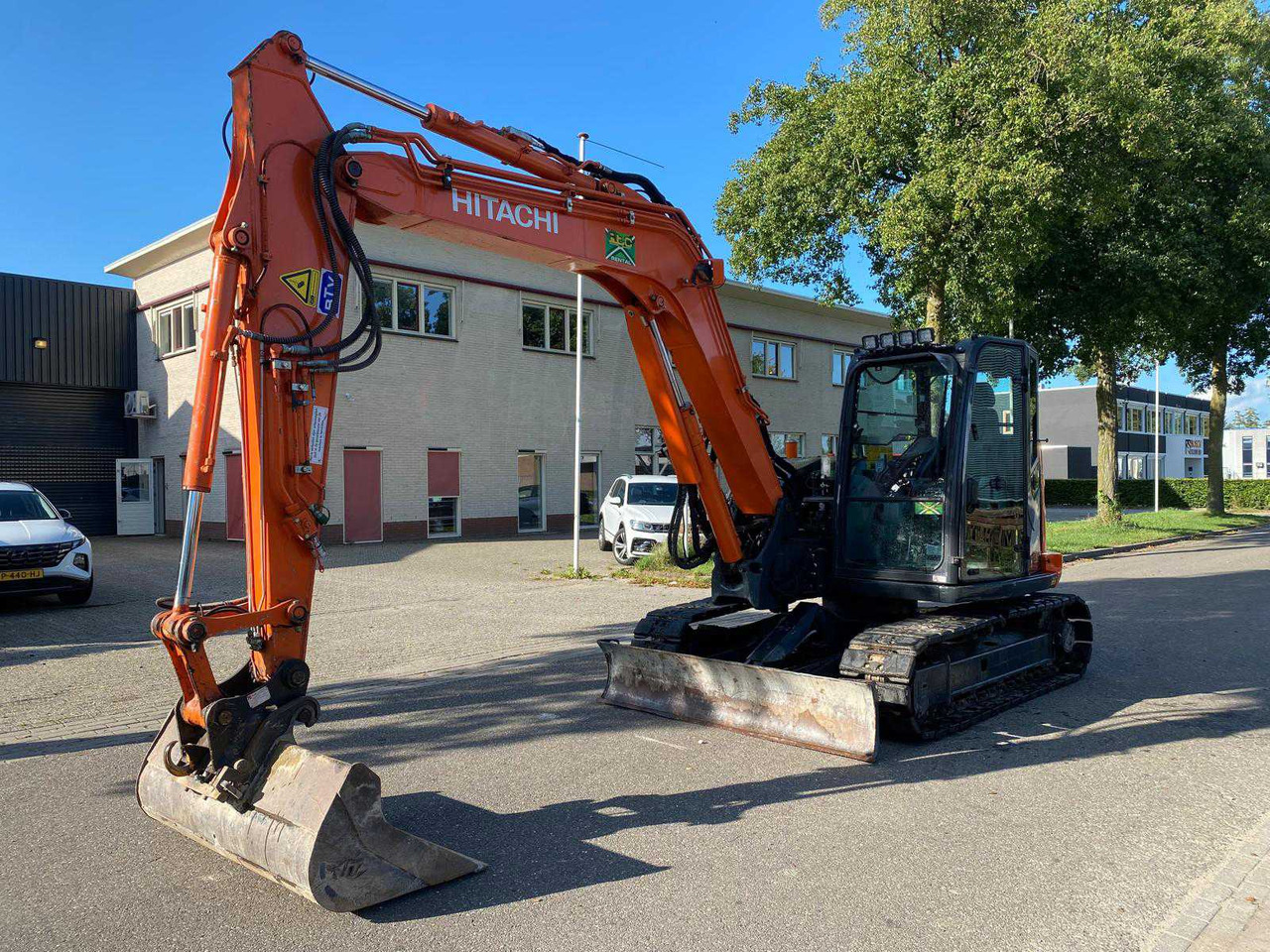 Hitachi - Гусеничный экскаватор: фото 1 Hitachi - Гусеничный экскаватор: фото 1