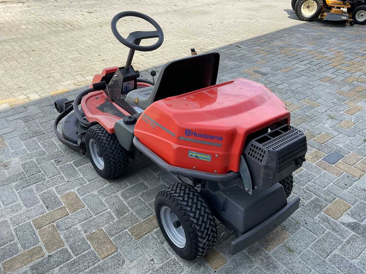 Husqvarna Rider 155 - Газонокосилка: фото 3 Husqvarna Rider 155 - Газонокосилка: фото 3