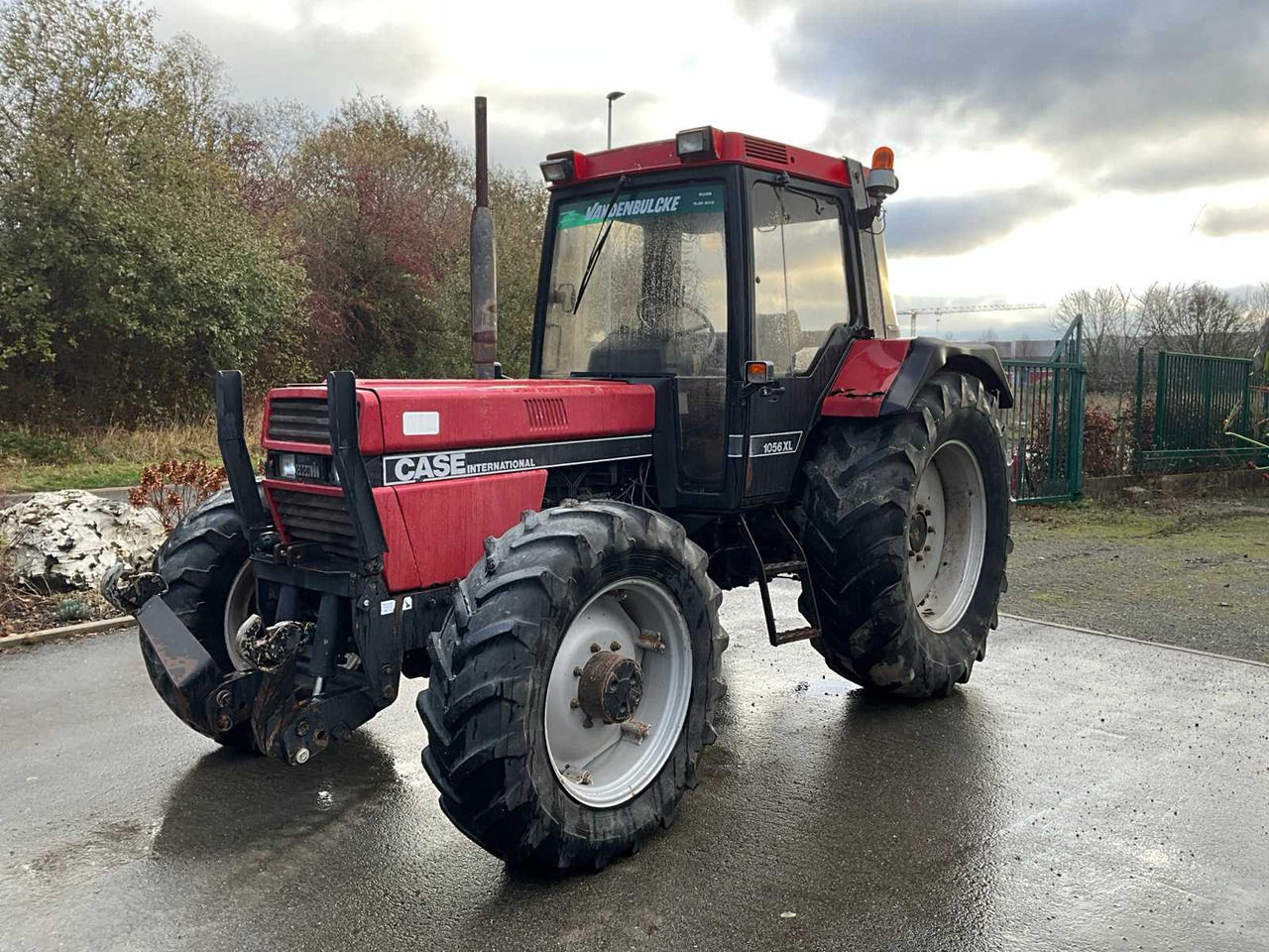 INTERNATIONAL-CASE 1056XL ALL-WHEEL DRIVE AGRICULTURAL TRACTOR - Трактор: фото 1 INTERNATIONAL-CASE 1056XL ALL-WHEEL DRIVE AGRICULTURAL TRACTOR - Трактор: фото 1