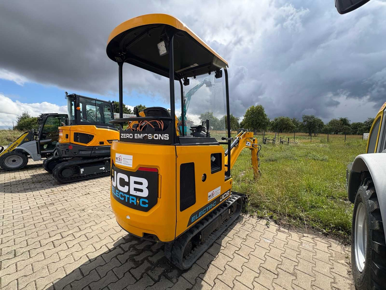 JCB 19C-1 E - Мини-экскаватор: фото 4 JCB 19C-1 E - Мини-экскаватор: фото 4