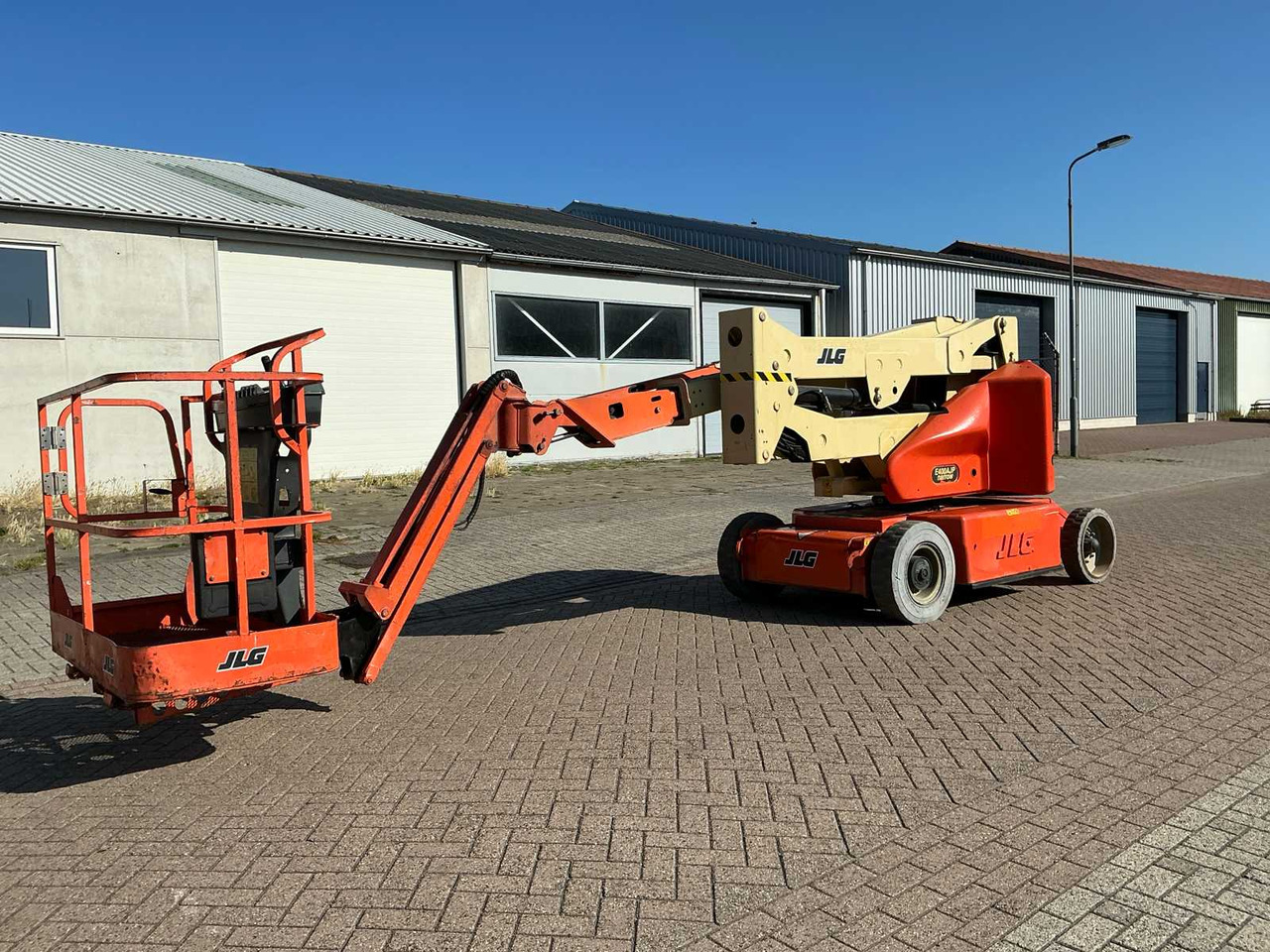 JLG E400AJPN - Подъёмник: фото 1 JLG E400AJPN - Подъёмник: фото 1