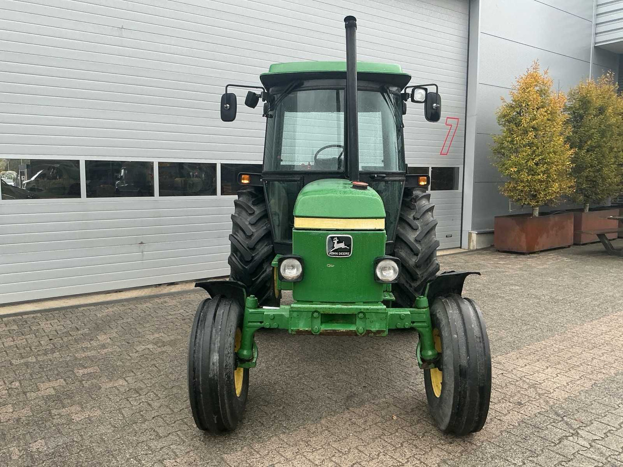 John Deere 2250 - Трактор: фото 2 John Deere 2250 - Трактор: фото 2