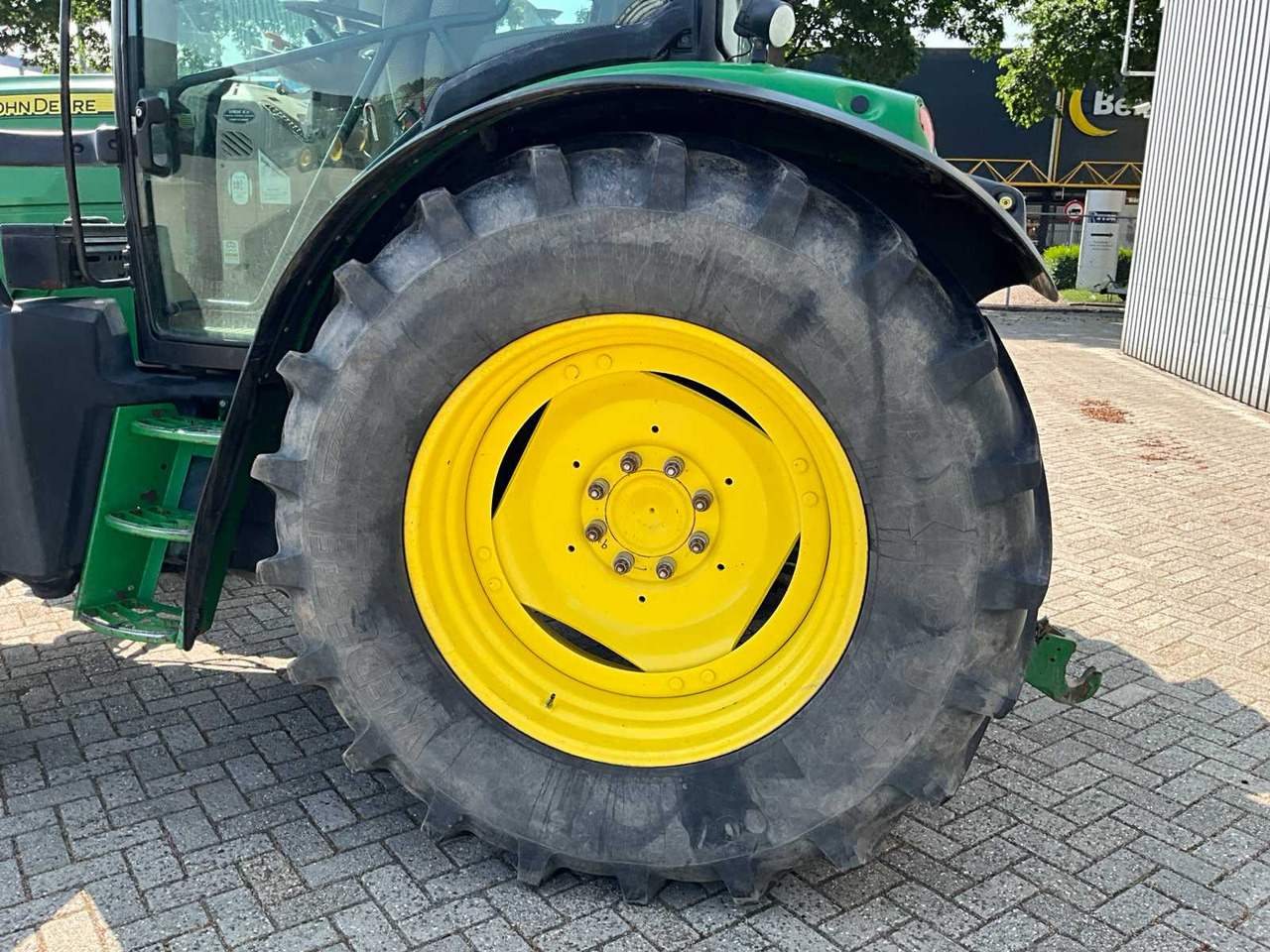 John Deere 6125R - Трактор: фото 5 John Deere 6125R - Трактор: фото 5