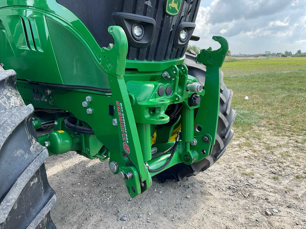 Трактор John Deere 6145R: фото 16