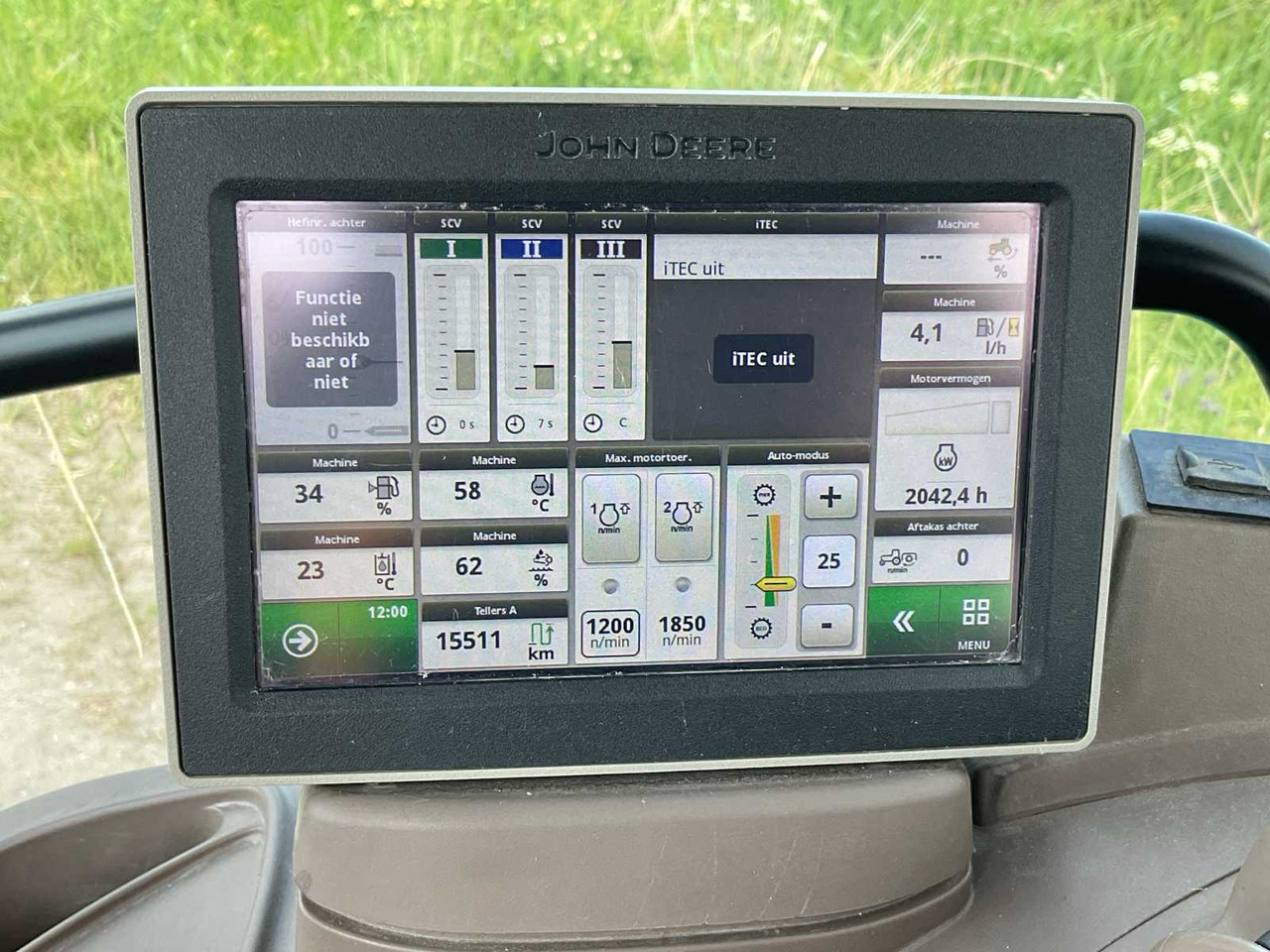 Трактор John Deere 6145R: фото 39