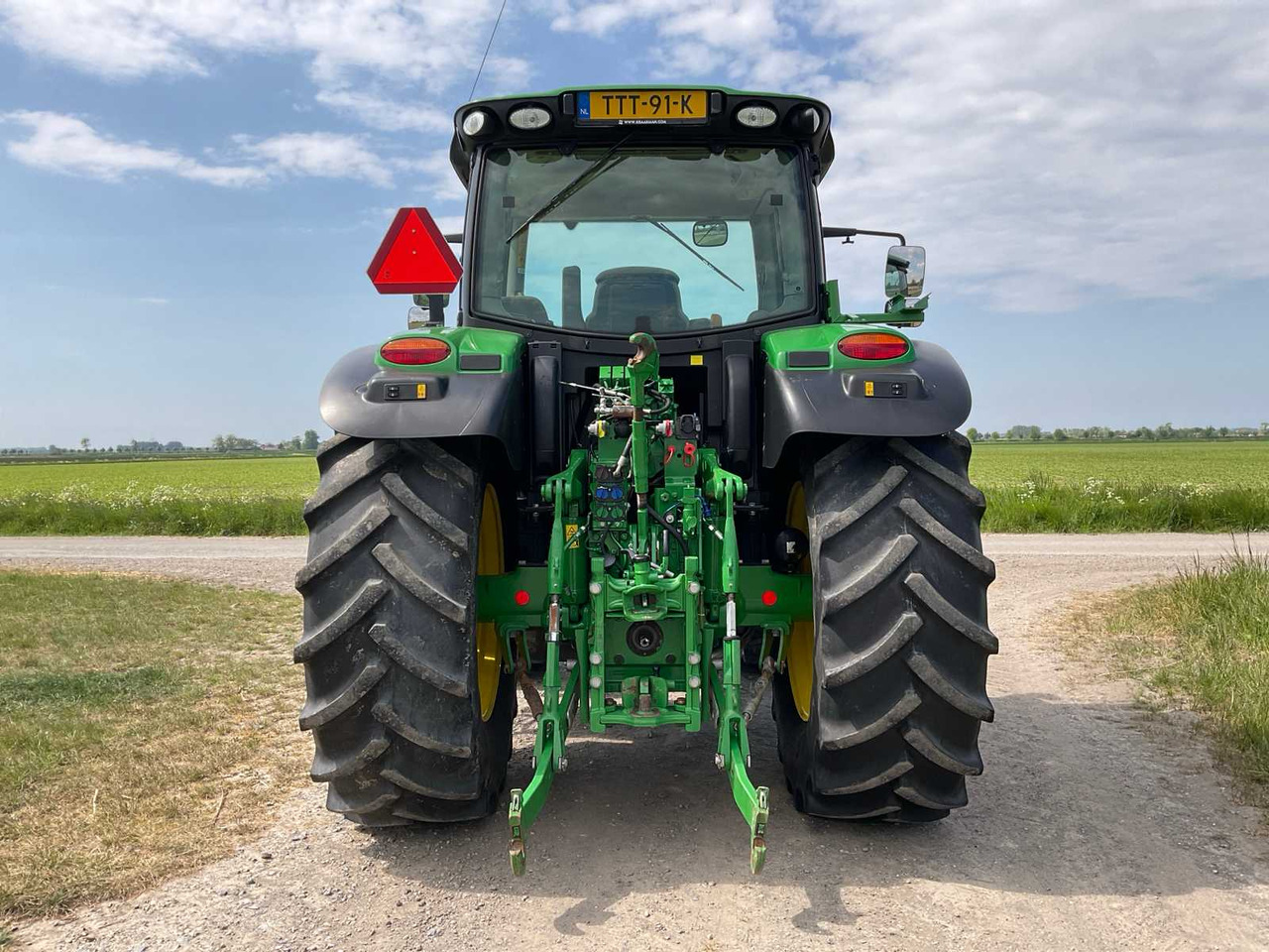 Трактор John Deere 6145R: фото 6