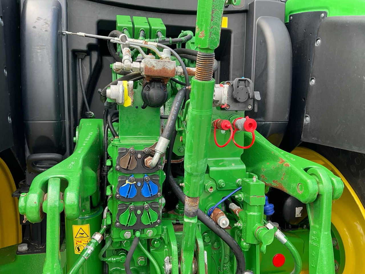 Трактор John Deere 6145R: фото 26